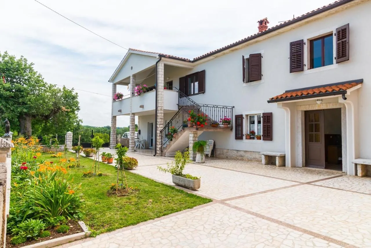 Lovely House Lindi In Poreč Apartment