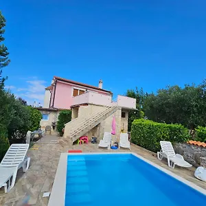 Kate, With A Private Swimming Pool And Garden , Malinska Kroatien