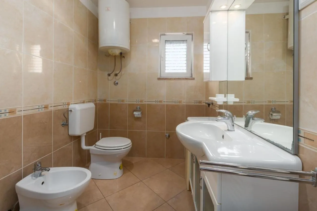 Lovely House Lindi In Porec Croatia