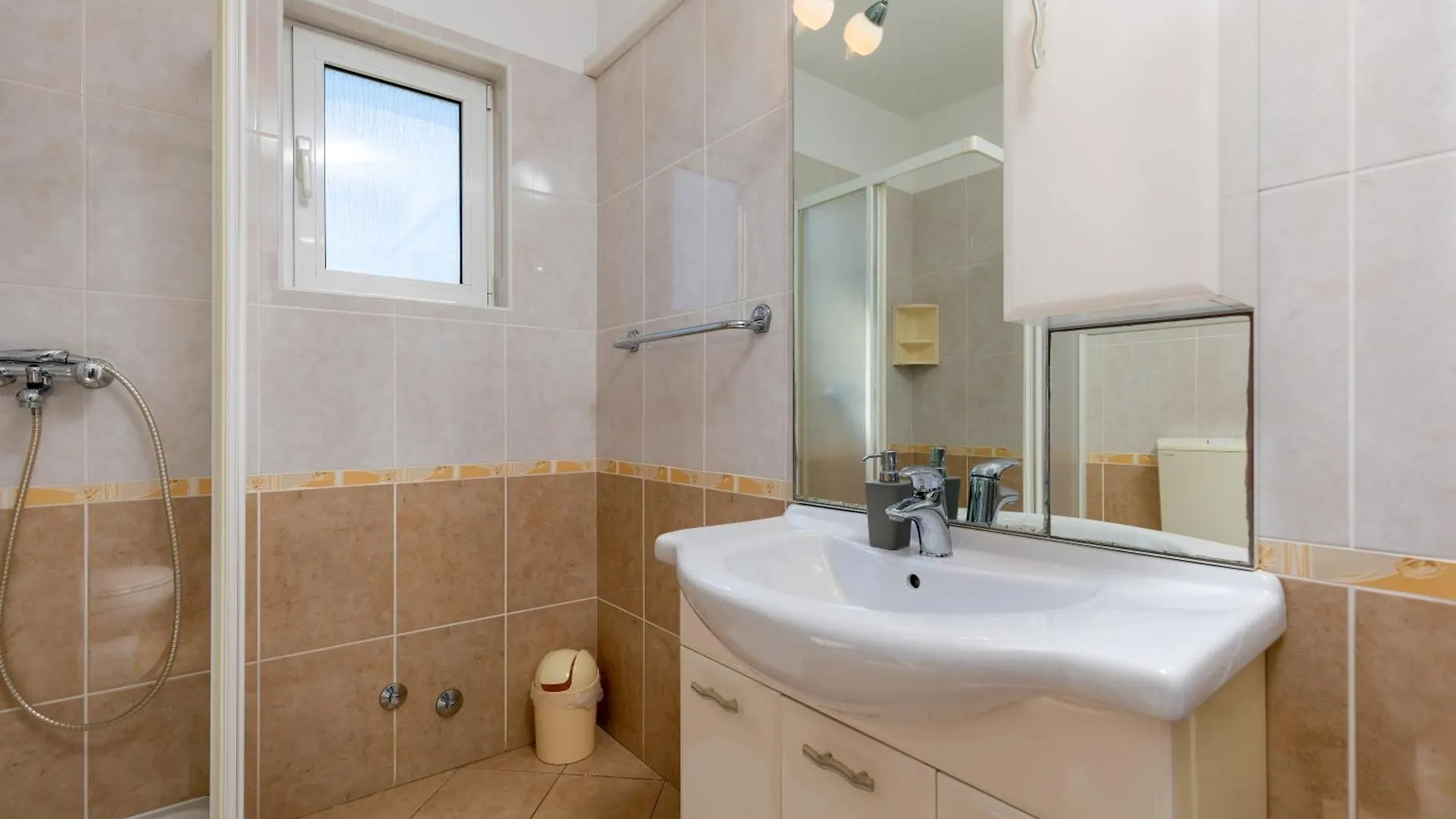 Lovely House Lindi In Porec Apartman